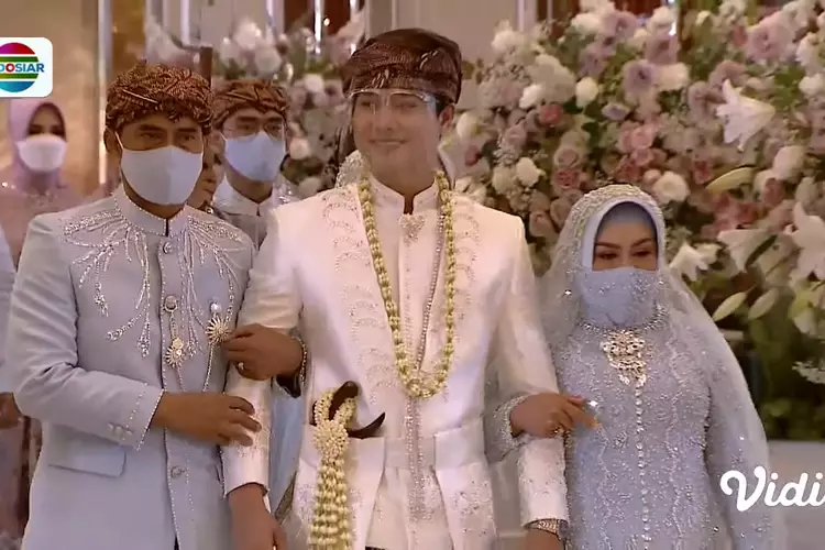 Detail baju akad nikah Rizky Billar Berbagai sumber 