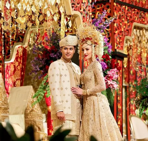 Foto pernikahan Varsha Strauss & Panji Trihatmodjo © 2021 brilio.net