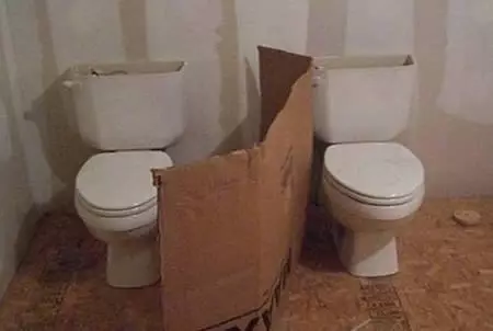 penampakan lucu bilik toilet © 2021 berbagai sumber