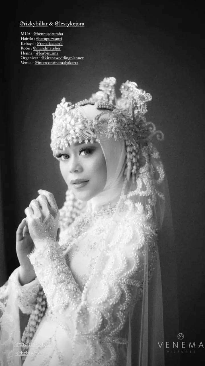 beda desain kebaya lesty kejora © berbagai sumber beda desain kebaya lesty kejora © berbagai sumber