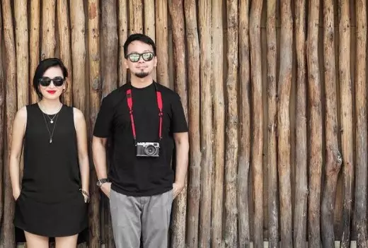 pemain Di Sini Ada Setan bareng pasangan dari berbagai sumber