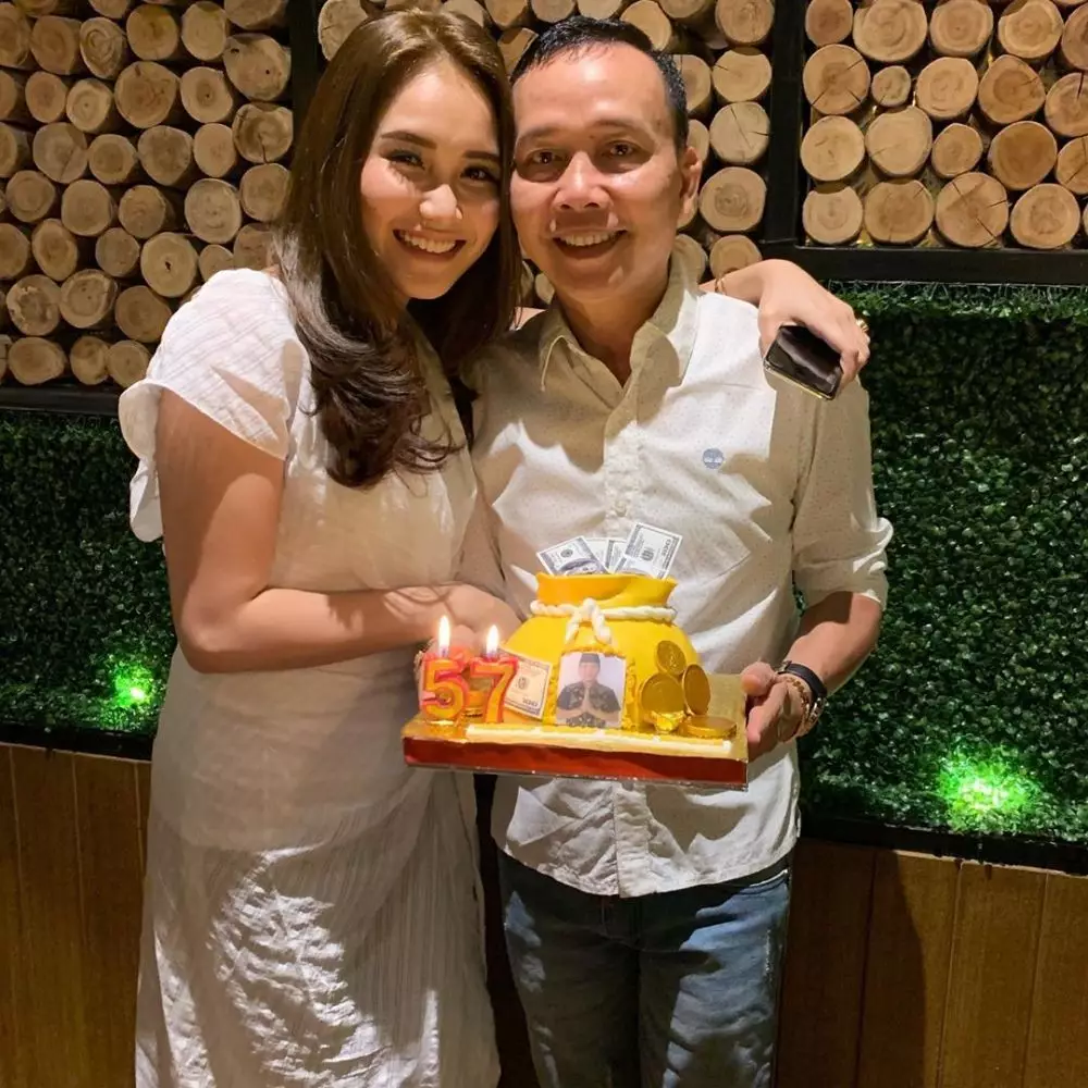 potret kebersamaan pedangdut dan ayah © instagram potret kebersamaan pedangdut dan ayah © instagram