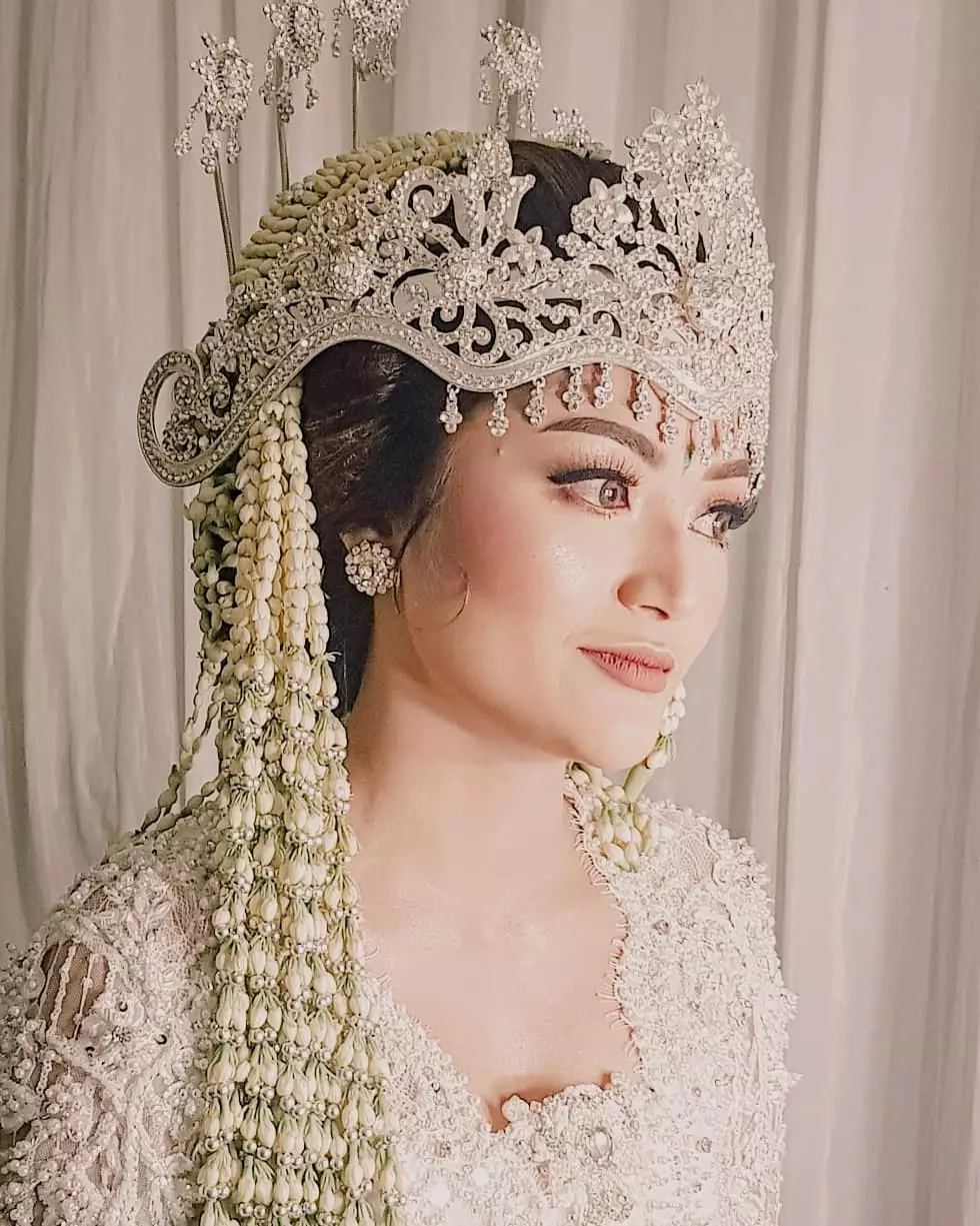 pesona pedangdut menikah dengan adat sunda © instagram