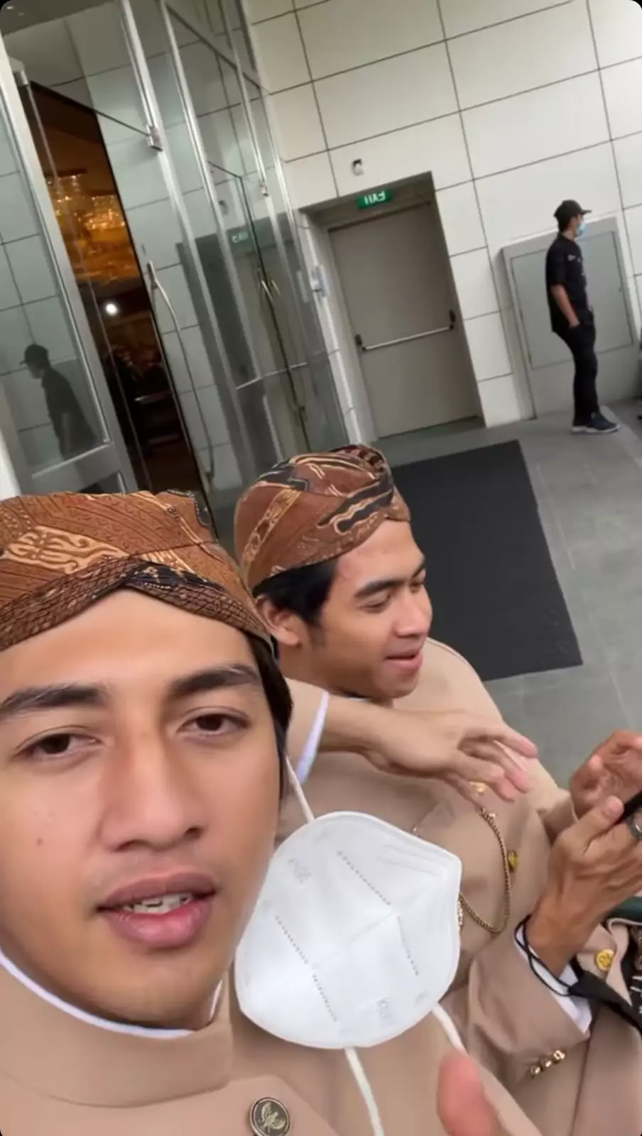 Potret groomsmen Rizky Billar © 2021 brilio.net