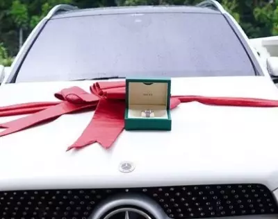 Kado Billar untuk Lesty sebelum menikah Berbagai sumber 