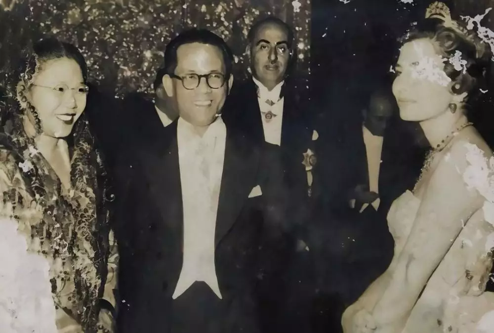 potret masa muda kakek dan nenek seleb © instagram