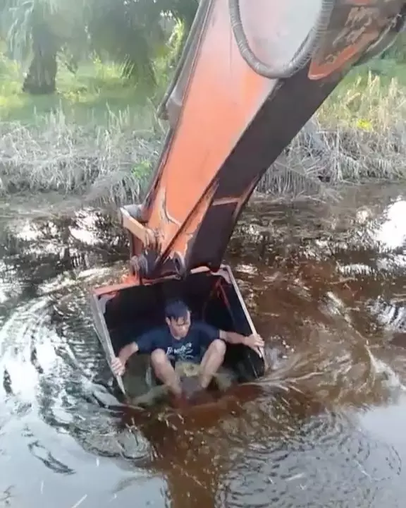 momen lucu orang asal berendam © 2021 instagram.com momen lucu orang asal berendam © 2021 instagram.com