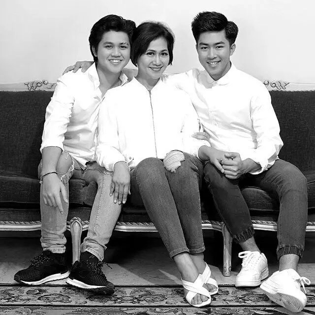 Seleb usia 50-an bareng anak © 2021 brilio.net