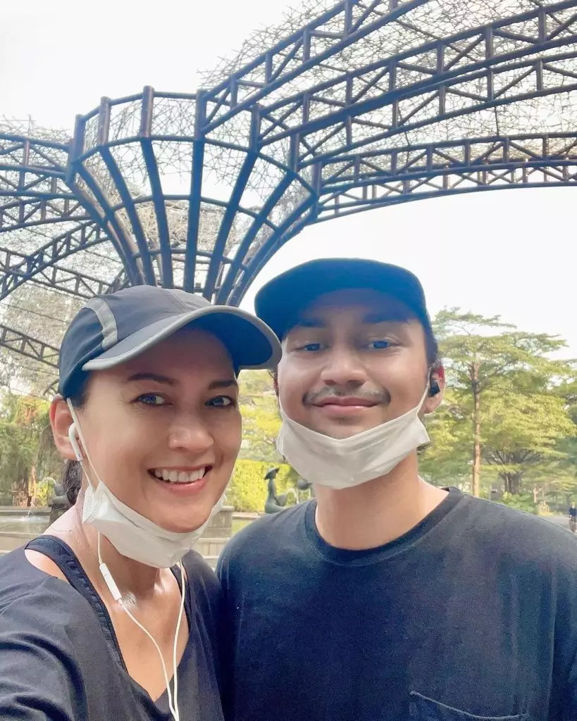 Seleb usia 50-an bareng anak © 2021 brilio.net