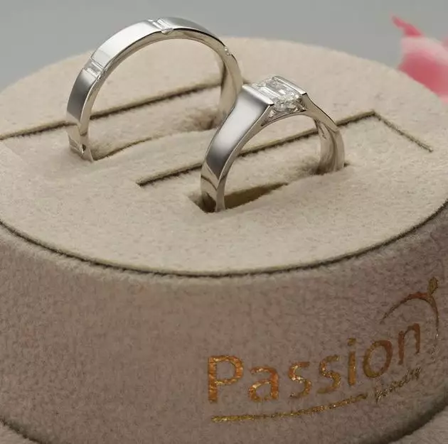 Potret detail cincin nikah Lesty Rizky Billar dari berbagai sumber Potret detail cincin nikah Lesty Rizky Billar dari berbagai sumber