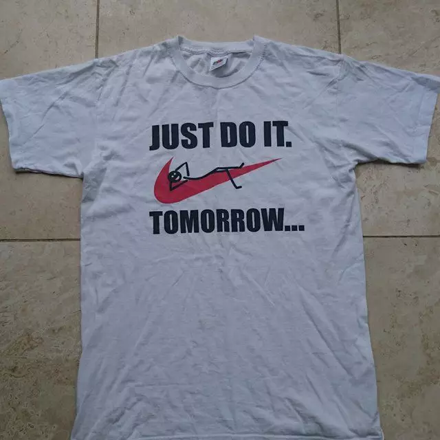 tulisan merek kaus cowok pelesetan lucu © 2021 brilio.net