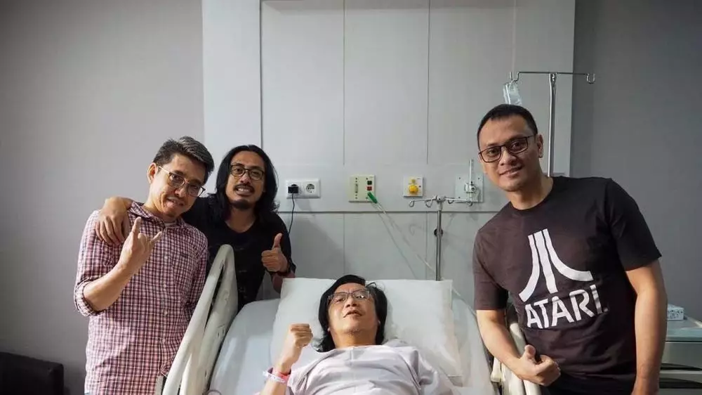 Potret Ari Lasso dirawat di rumah sakit © Instagram/@ari_lasso Potret Ari Lasso dirawat di rumah sakit © Instagram/@ari_lasso