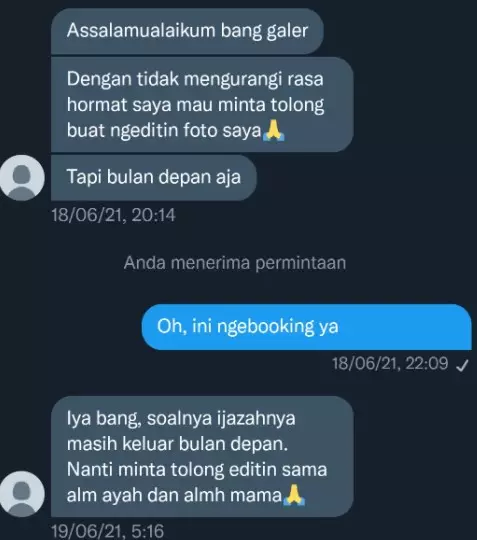 hasil editan foto wisuda ini bikin haru © Twitter/@pantungalimar hasil editan foto wisuda ini bikin haru © Twitter/@pantungalimar