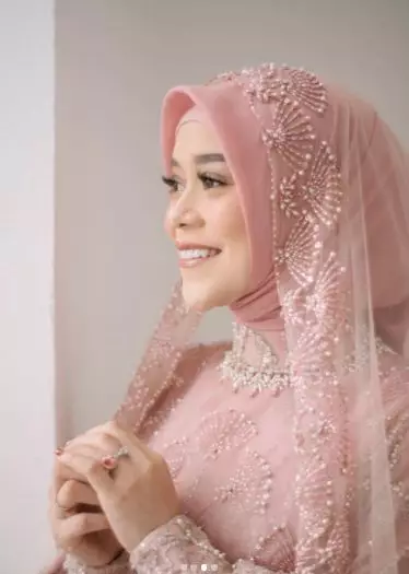 detail make-up Lesty Kejora dari lamaran © berbagai sumber detail make-up Lesty Kejora dari lamaran © berbagai sumber