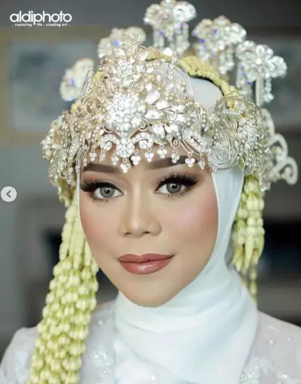 detail make-up Lesty Kejora dari lamaran © berbagai sumber detail make-up Lesty Kejora dari lamaran © berbagai sumber