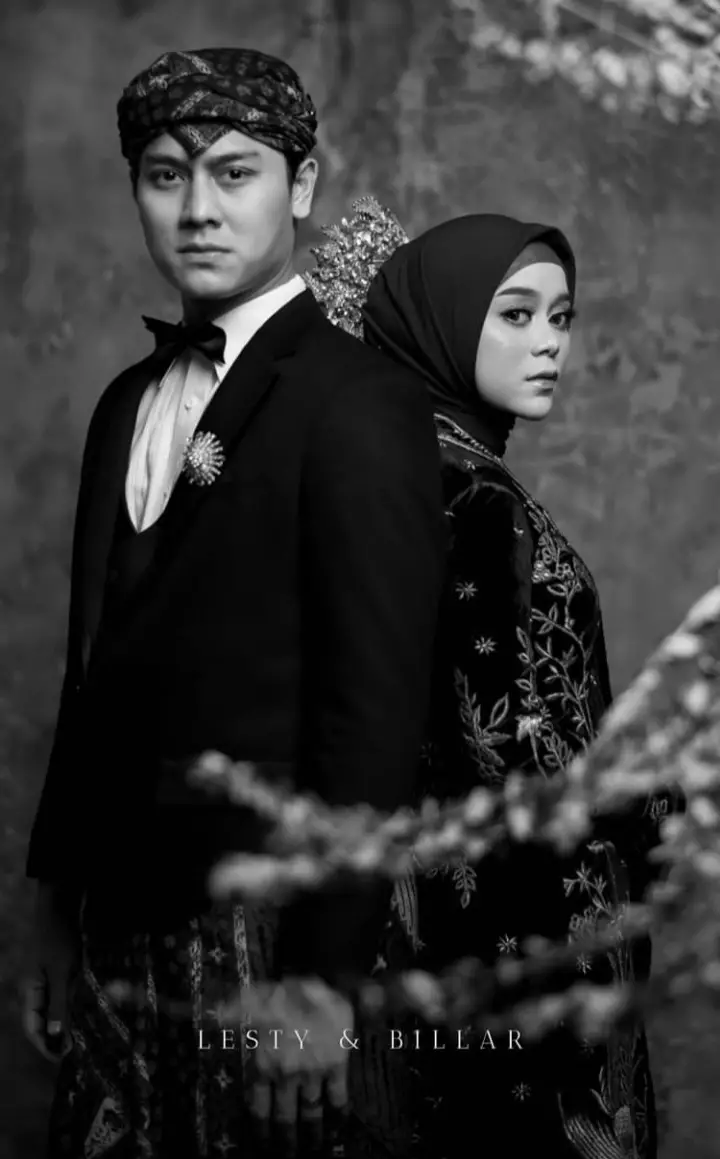 Potret prewedding Lesty Kejora & Rizky Billar pakai busana Jawa Berbagai sumber  Potret prewedding Lesty Kejora & Rizky Billar pakai busana Jawa Berbagai sumber