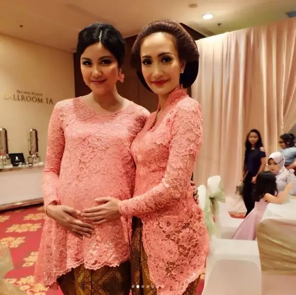 seleb jadi bridesmaid saat hamil © instagram seleb jadi bridesmaid saat hamil © instagram