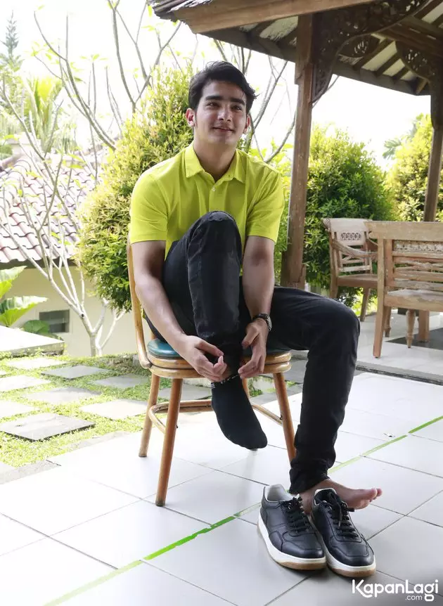 Potret Mahdy Reza di lokasi syuting © Kapanlagi.com Potret Mahdy Reza di lokasi syuting © Kapanlagi.com