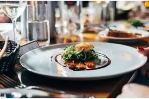 Ini lho 7 alasan kenapa makanan di restoran mewah porsinya sedikit