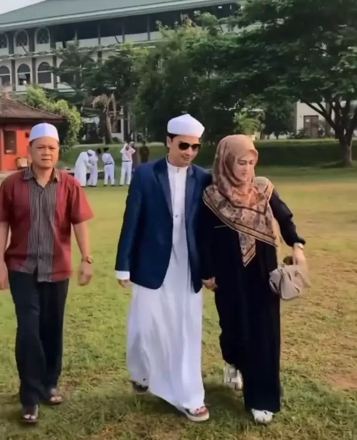 Alvin Faiz dan Henny Rahman usai menikah © 2021 brilio.net