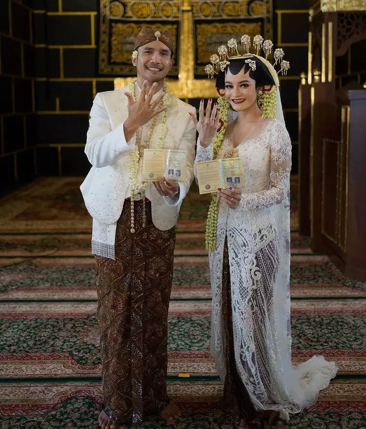 seleb ini nikah dengan mahar mata uang asing dari berbagai sumber