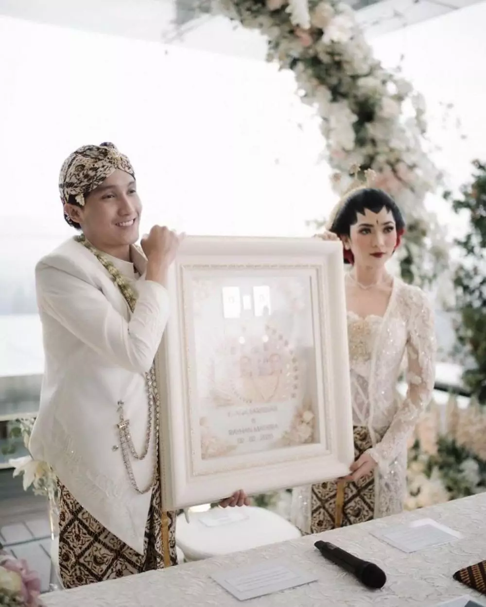 seleb ini nikah dengan mahar mata uang asing dari berbagai sumber
