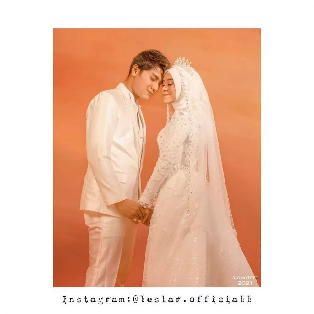 Momen Lesty Kejora saat kenakan kebaya © 2021 brilio.net Momen Lesty Kejora saat kenakan kebaya © 2021 brilio.net