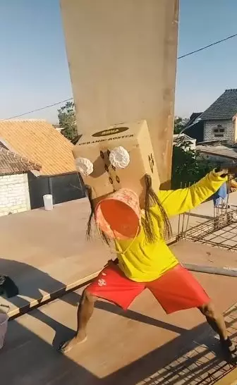 momen lucu tukang bangunan pakai alat proyek © 2021 instagram.com momen lucu tukang bangunan pakai alat proyek © 2021 instagram.com