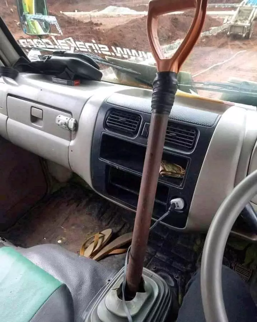 momen lucu tukang bangunan pakai alat proyek © 2021 instagram.com momen lucu tukang bangunan pakai alat proyek © 2021 instagram.com