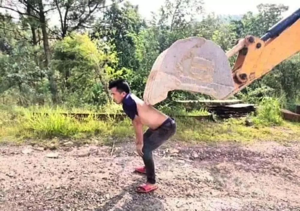 momen lucu tukang bangunan pakai alat proyek © 2021 instagram.com momen lucu tukang bangunan pakai alat proyek © 2021 instagram.com