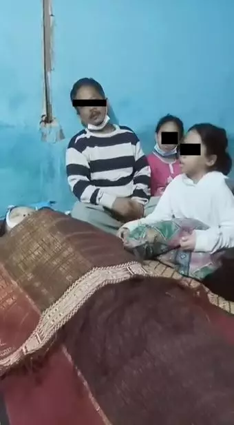 anak nangis di depan jenazah ibu berbagai sumber anak nangis di depan jenazah ibu berbagai sumber