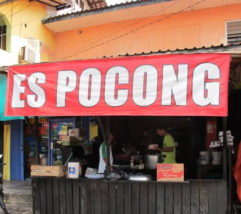 nama warung temanya serem banget © 2021 twitter.com