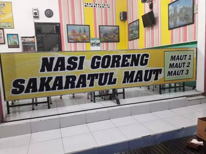 nama warung temanya serem banget © 2021 twitter.com