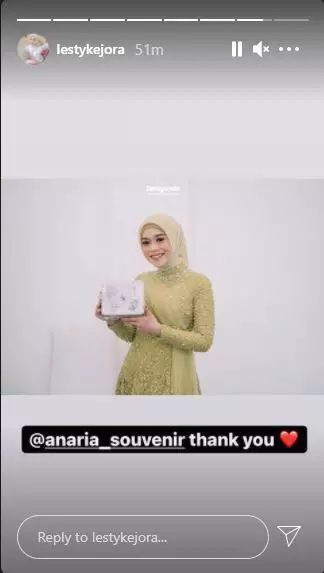 harga souvenir pernikahan Lesty dan Billar © 2021 brilio.net