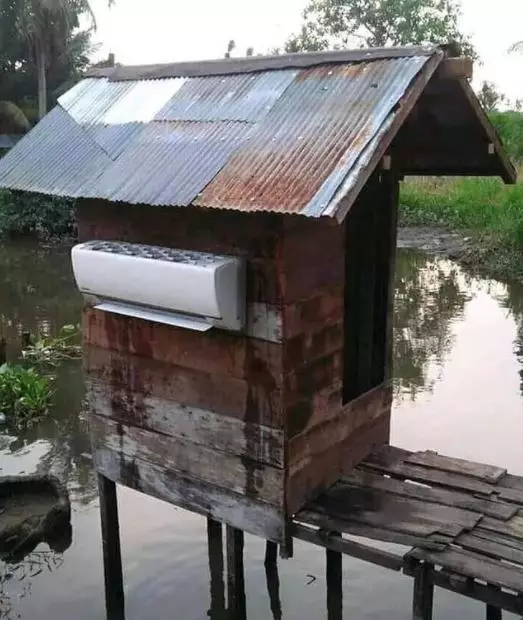 potret lucu pasang AC salah tempat © 2021 instagram.com