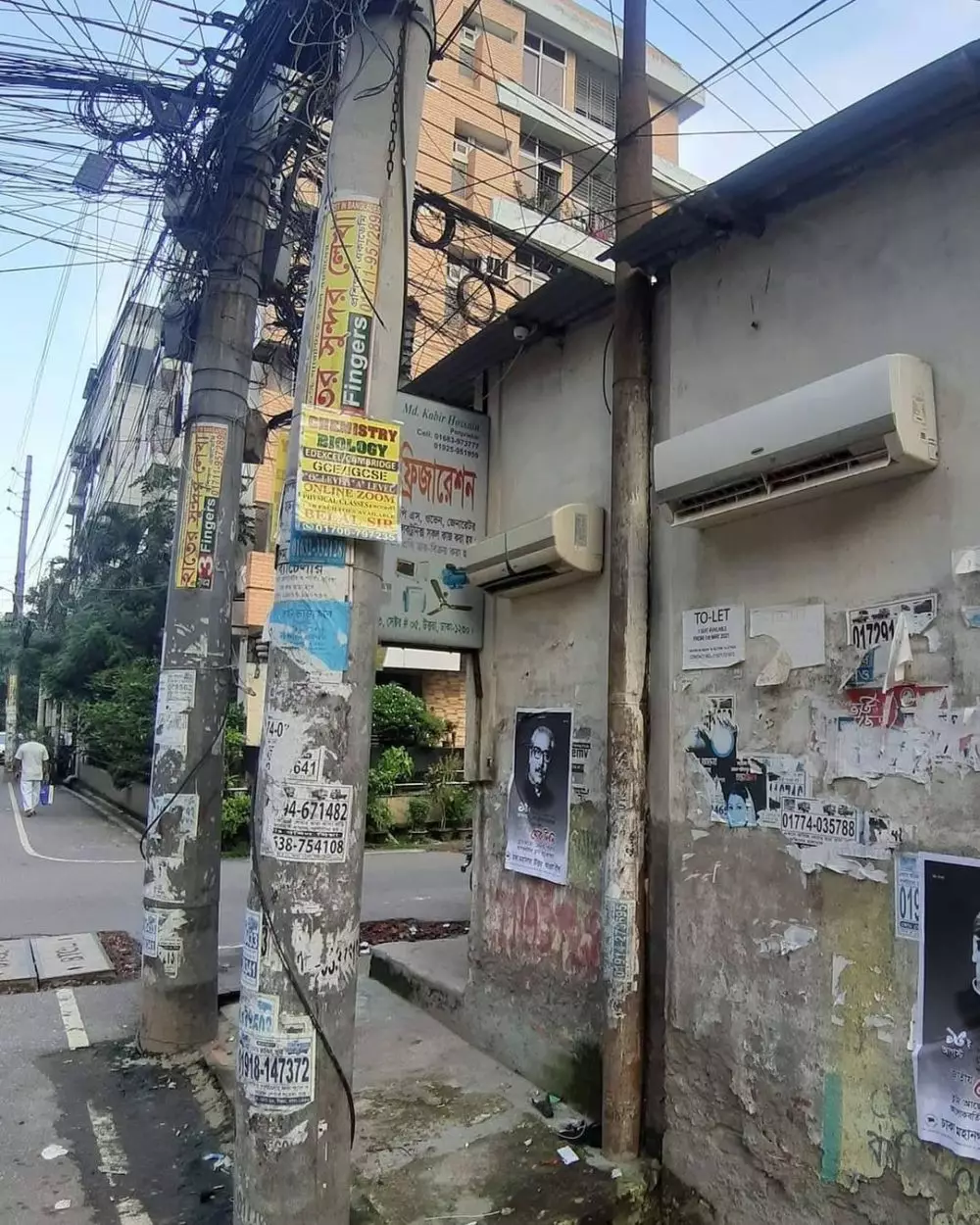 potret lucu pasang AC salah tempat © 2021 instagram.com