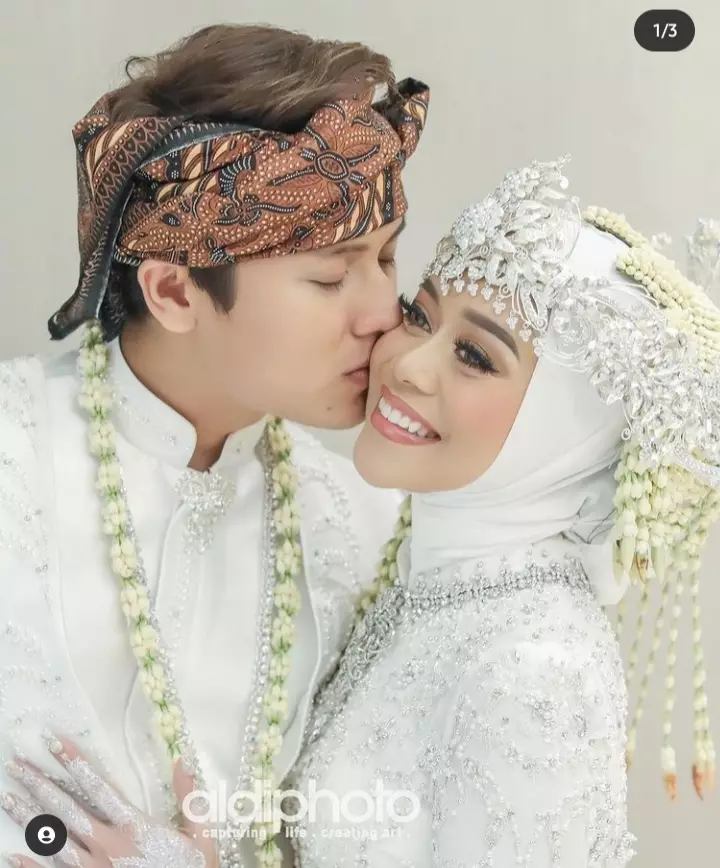 momen mesra Lesty dan Billar usai menikah Berbagai sumber momen mesra Lesty dan Billar usai menikah Berbagai sumber