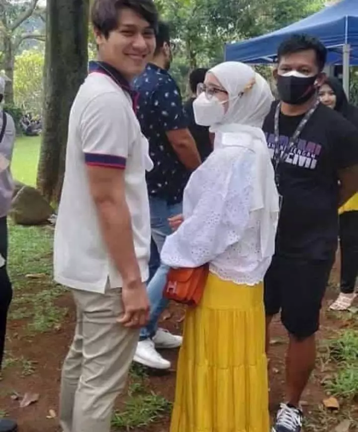 momen mesra Lesty dan Billar usai menikah Berbagai sumber momen mesra Lesty dan Billar usai menikah Berbagai sumber