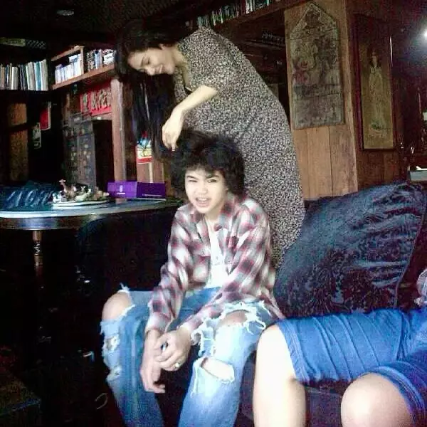 Ahmad Dhani unggah potret Mulan Jameela tanpa hijab Instagram