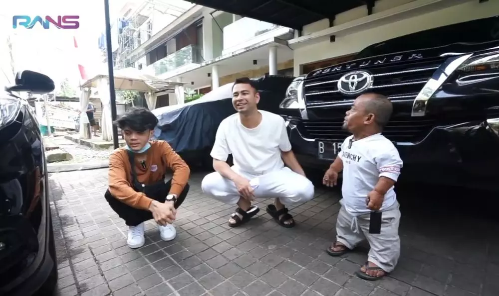 Momen Raffi Ahmad beri kado mobil untuk Ucok Baba Youtube/@ransentertainment