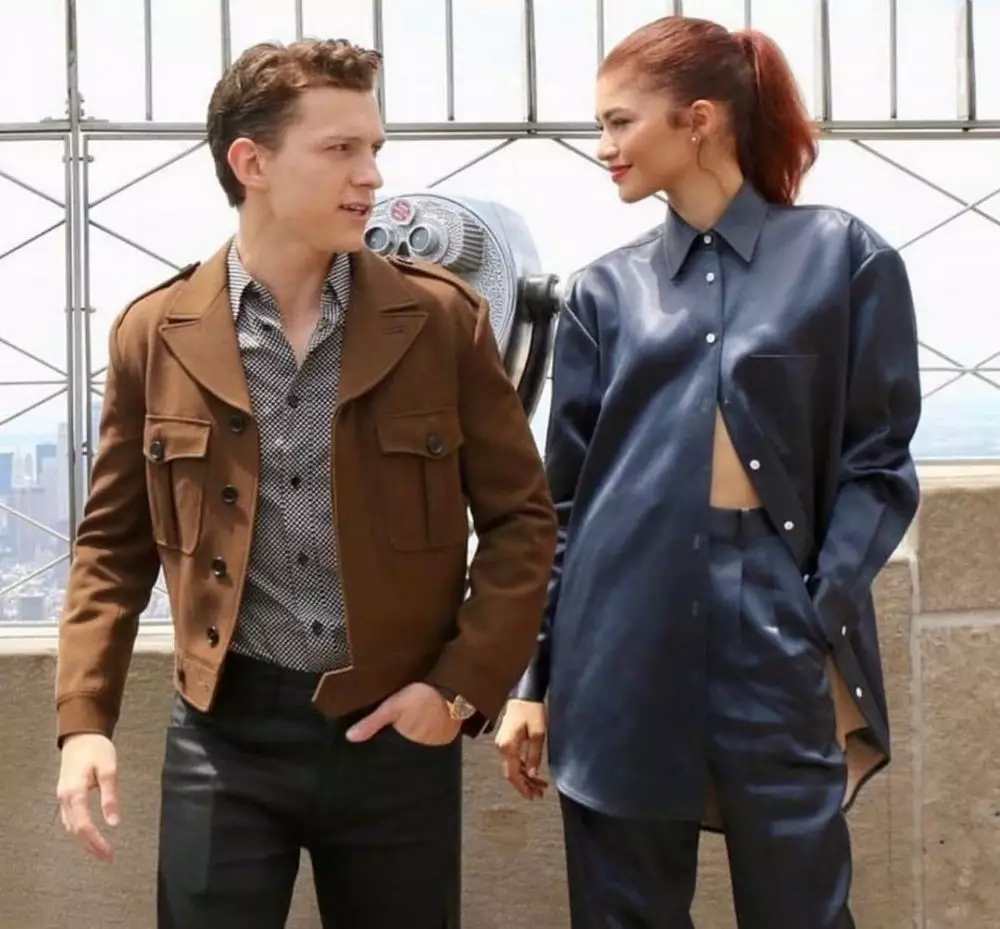Potret kebersamaan Tom Holland dan Zendaya dari berbagai sumber