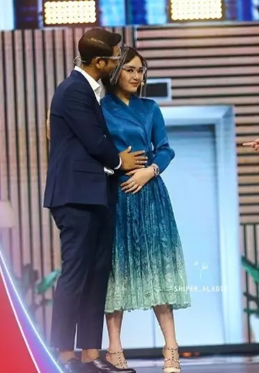 Gaya pemain Ikatan Cinta di acara drama musikal dari berbagai sumber Gaya pemain Ikatan Cinta di acara drama musikal dari berbagai sumber