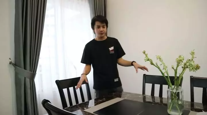 potret detail rumah arbani yasiz © YouTube