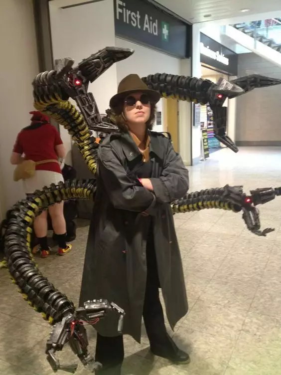7 Potret cosplay karakter Doctor Octopus berbagai sumber