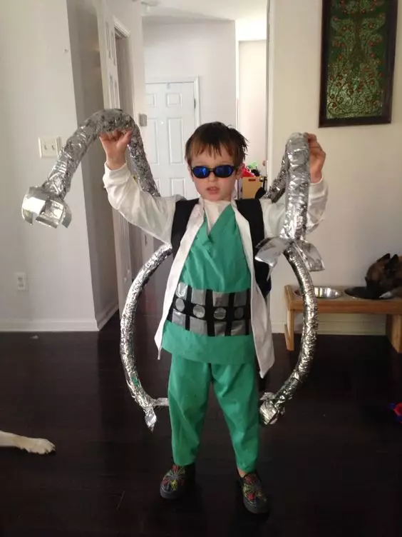 7 Potret cosplay karakter Doctor Octopus berbagai sumber