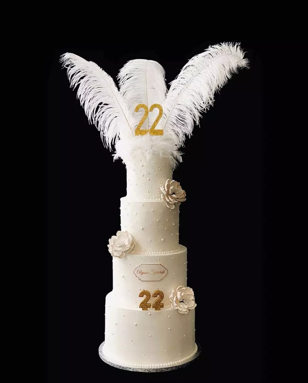 Momen ultah Alyssa anak tiri Ustaz Derry di kapal pesiar Instagram