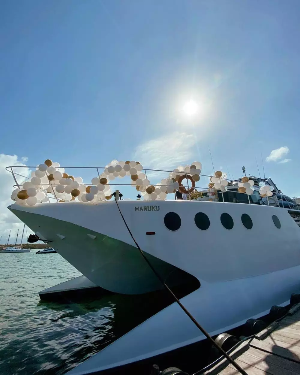 Momen ultah Alyssa anak tiri Ustaz Derry di kapal pesiar Instagram