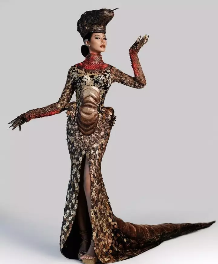 Kostum unik Indonesia di ajang kecantikan Internasional Berbagai sumber  Kostum unik Indonesia di ajang kecantikan Internasional Berbagai sumber