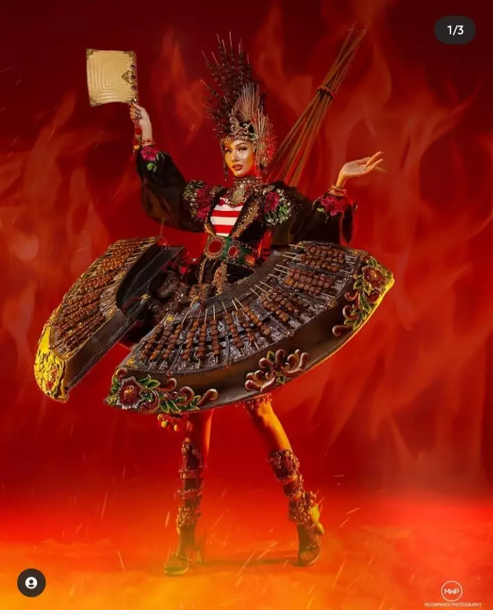 Kostum unik Indonesia di ajang kecantikan Internasional Berbagai sumber  Kostum unik Indonesia di ajang kecantikan Internasional Berbagai sumber