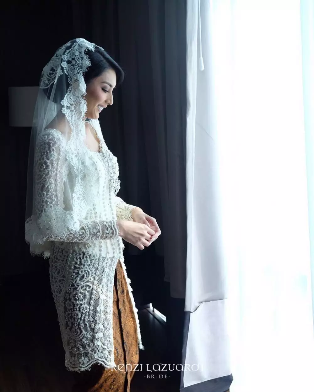 seleb pakai busana renzi lazuardi saat menikah © instagram seleb pakai busana renzi lazuardi saat menikah © instagram